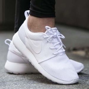 NIKE ROSHE ONE CASUAL 